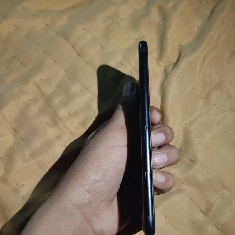 Apple iPhone 7 1