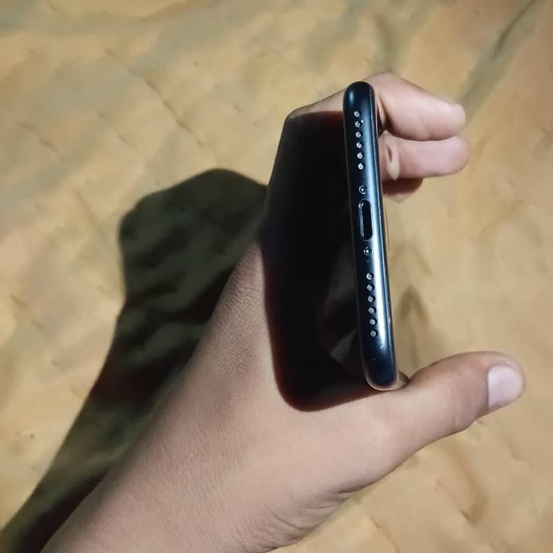 Apple iPhone 7 2