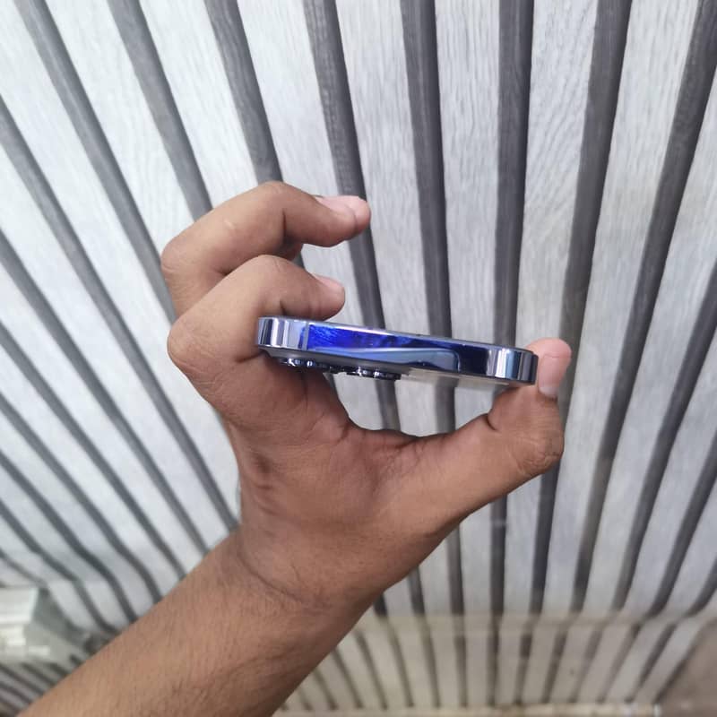 Apple iPhone 13 Pro 2