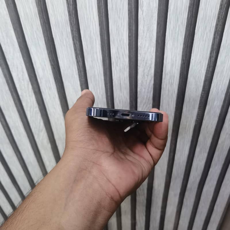 Apple iPhone 13 Pro 3