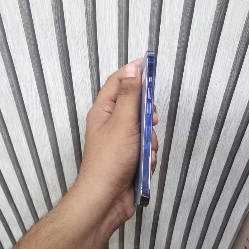 Apple iPhone 13 Pro 4