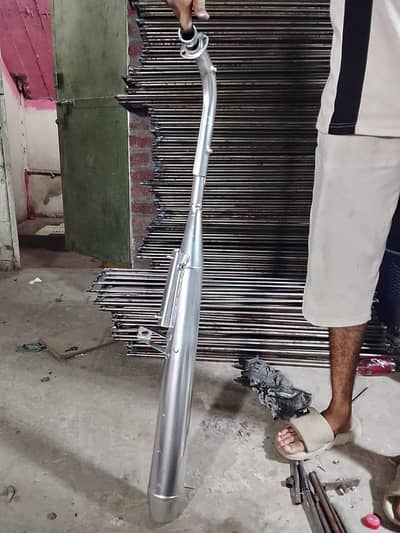 2020 model Bike ky sath Aya tha slancer orignal hai