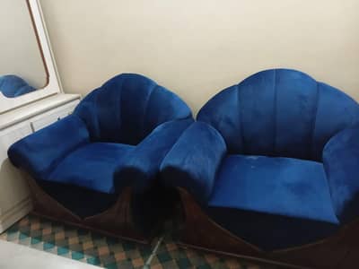 5 star sofa available for sale only 20000. adrees Peshawar tahkal
