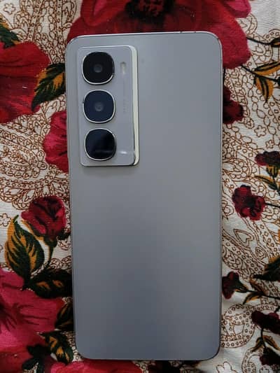 Itel City 100