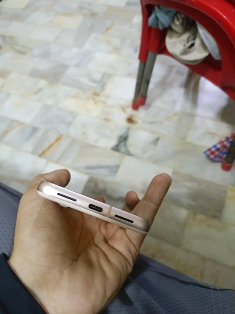 Google Pixel 8 5