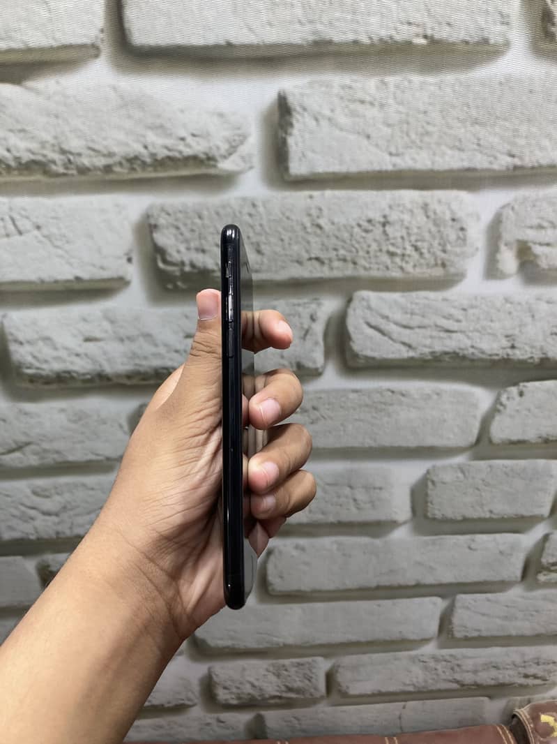 Apple iPhone 7 5