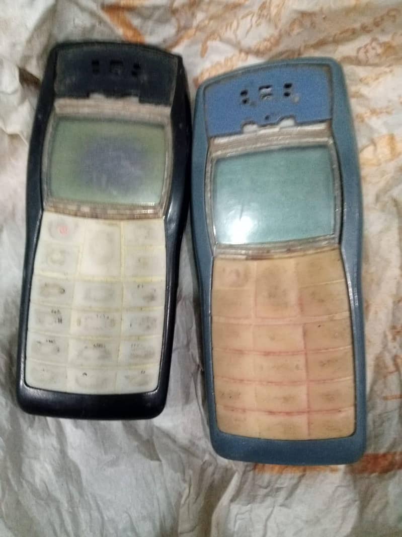 Nokia 1100 0