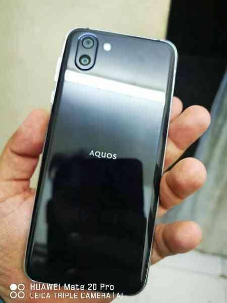 Sharp Aquos R2 0