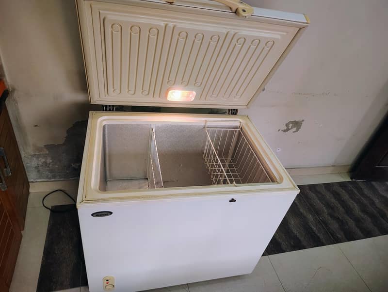 WAVES freezer 3