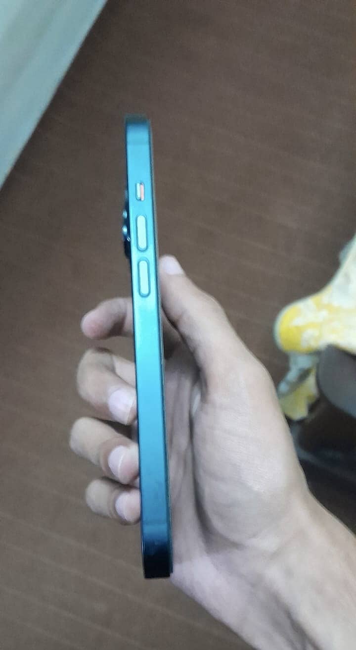 Apple iPhone 14 2