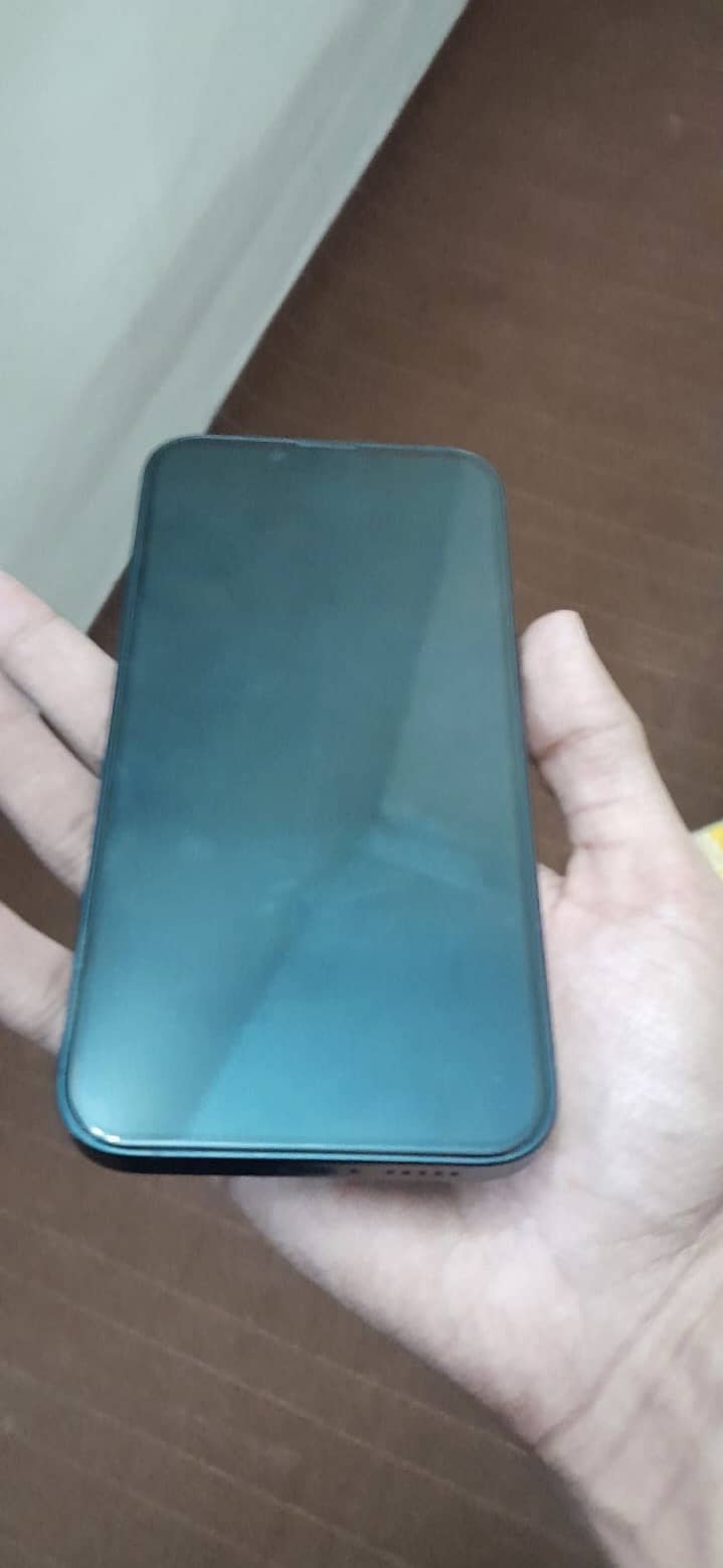 Apple iPhone 14 4