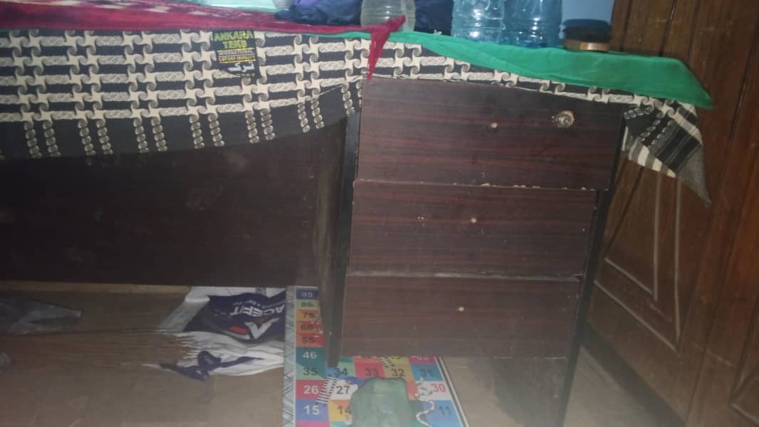 iron table 0