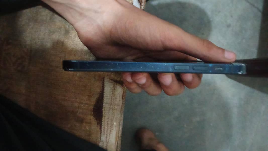 Iphone 12 3