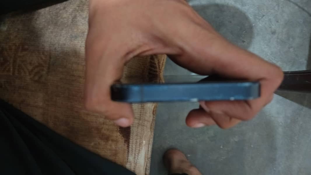 Iphone 12 4