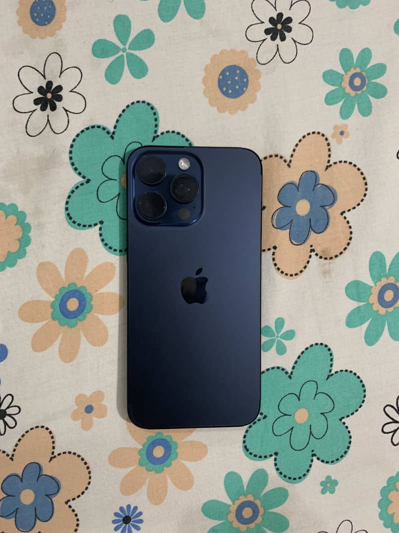 Apple iPhone 15 Pro Max 1