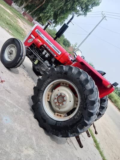 Massey Ferguson 260
