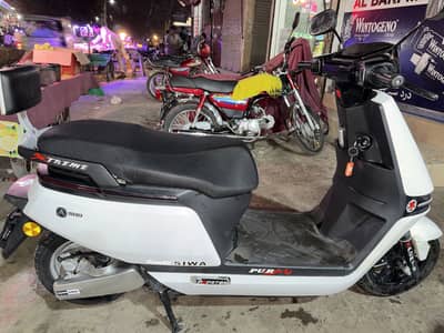 Electric scooty aima siwa
