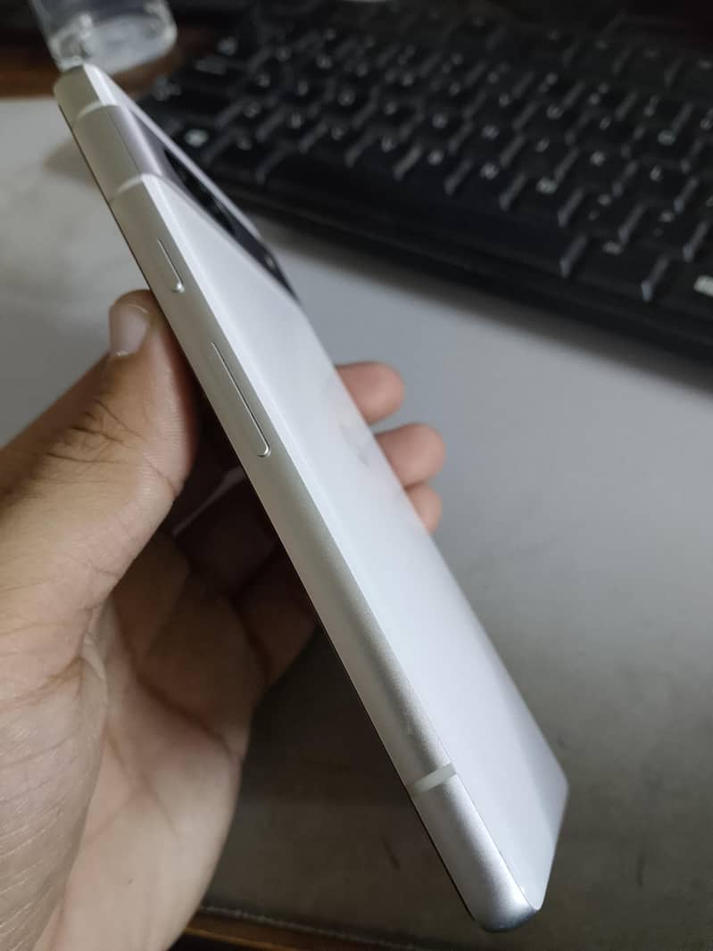 Google Pixel 7a 2