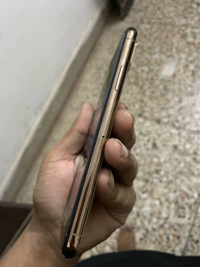I phone XS