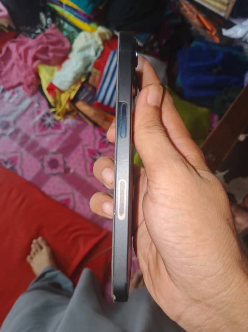 Apple iPhone 13 6