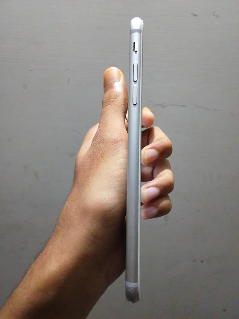 Apple iPhone 7 Plus 4