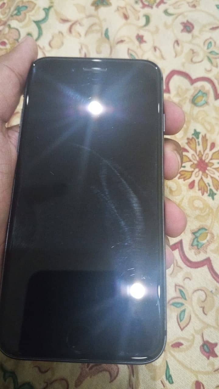 Apple iPhone 8 1