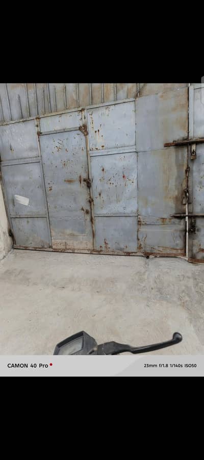 godam available for rent easily for truck and container lloading. .