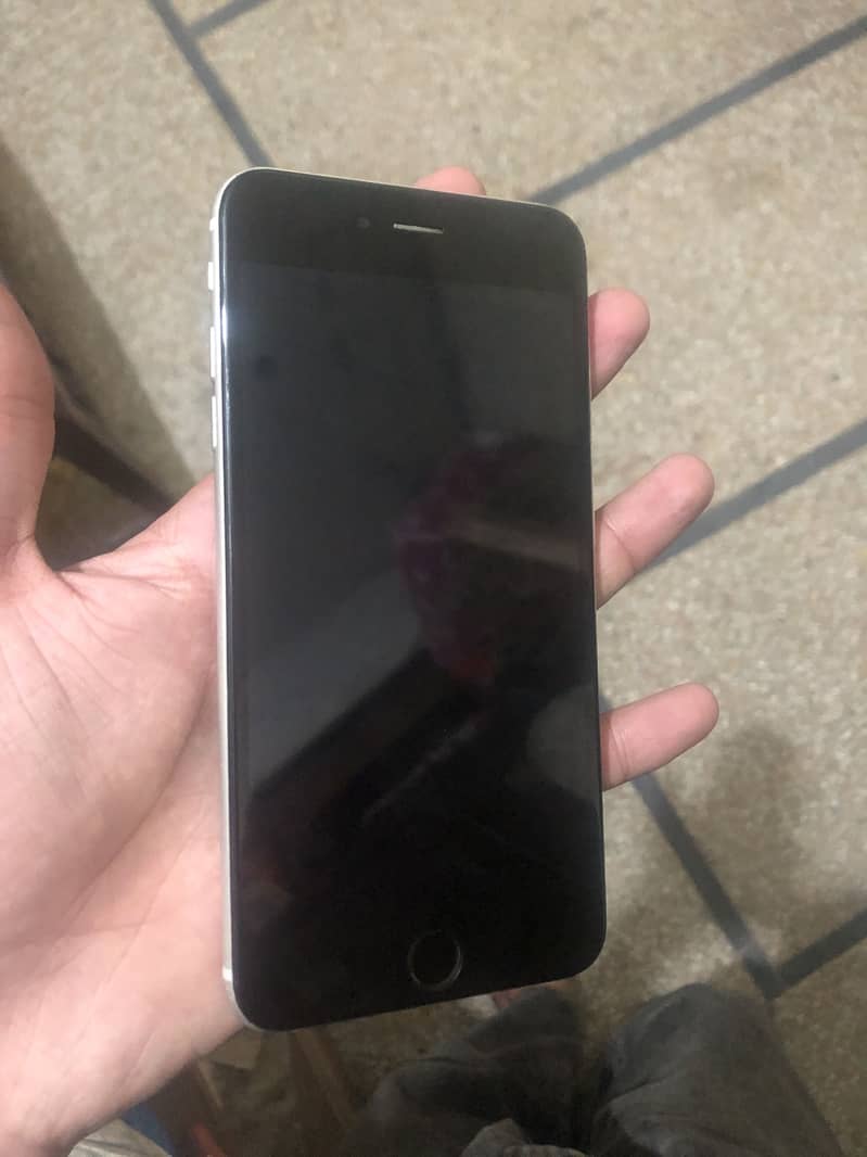 Apple iPhone 6 Plus 1