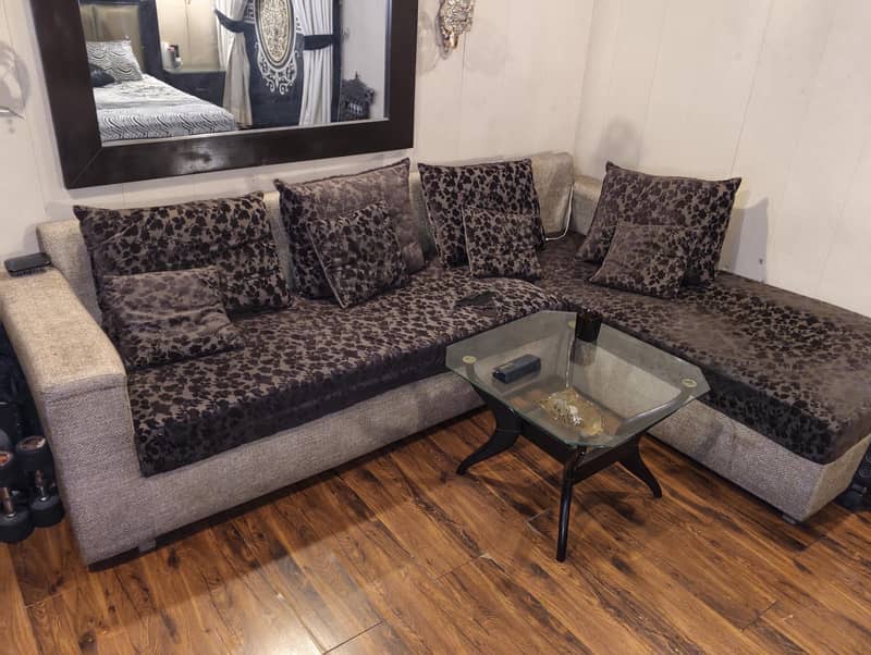 L shaped sofa 0