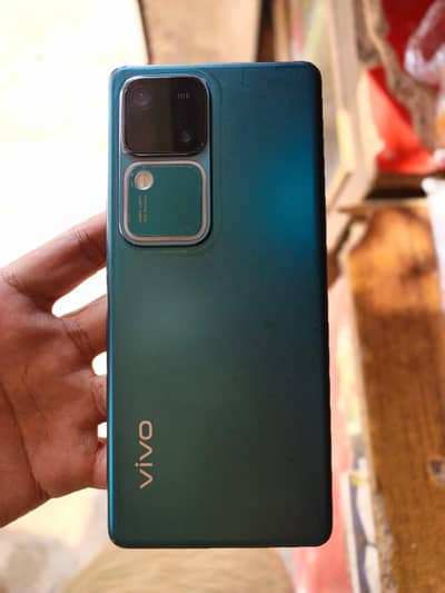 Vivo V30