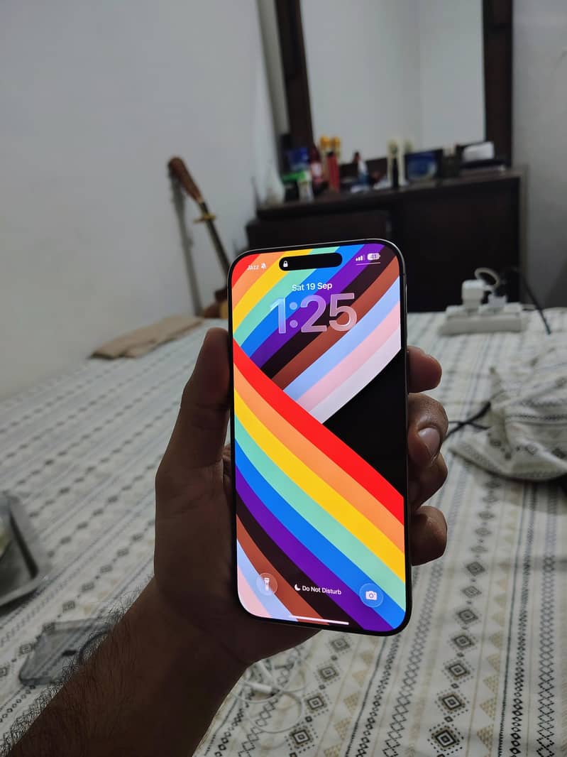Apple iPhone 16 Pro Max 0