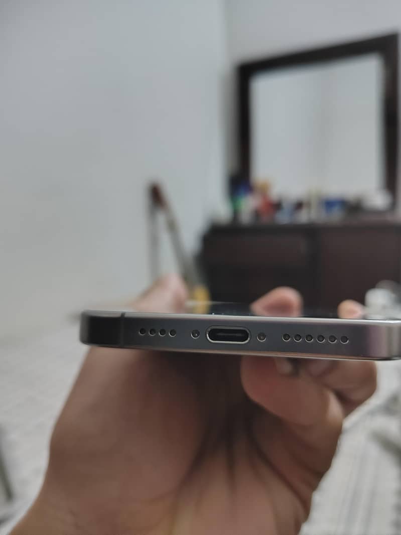 Apple iPhone 16 Pro Max 7