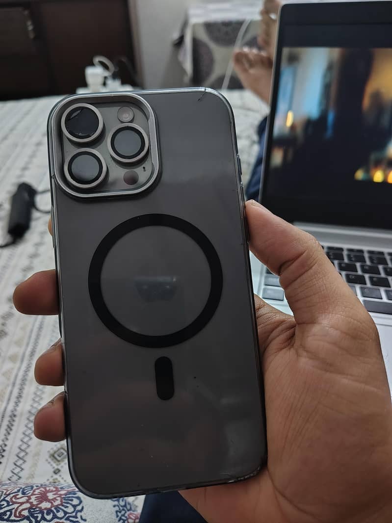 Apple iPhone 16 Pro Max 10