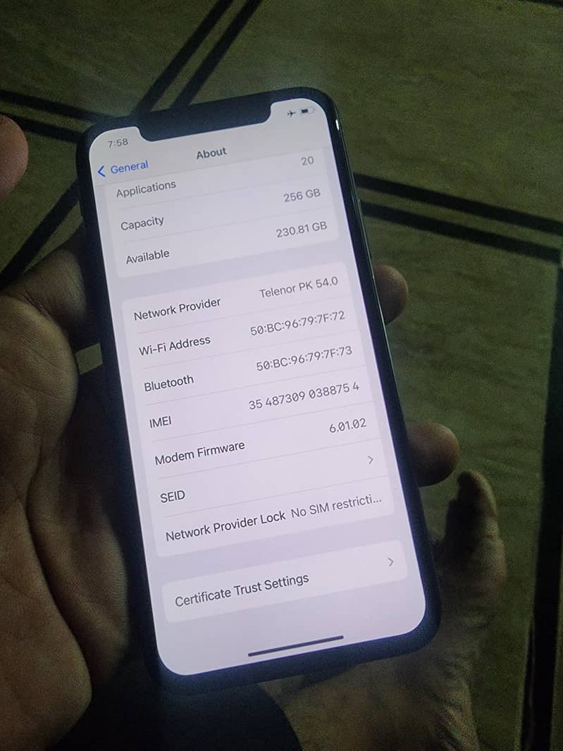 Apple iPhone X 3