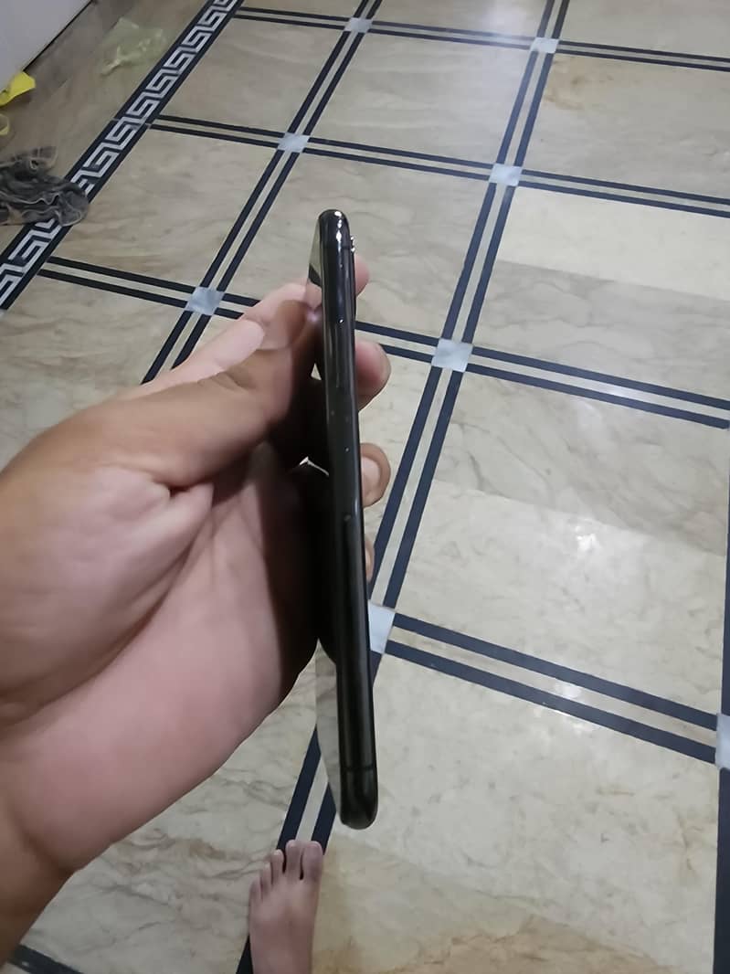 Apple iPhone X 6