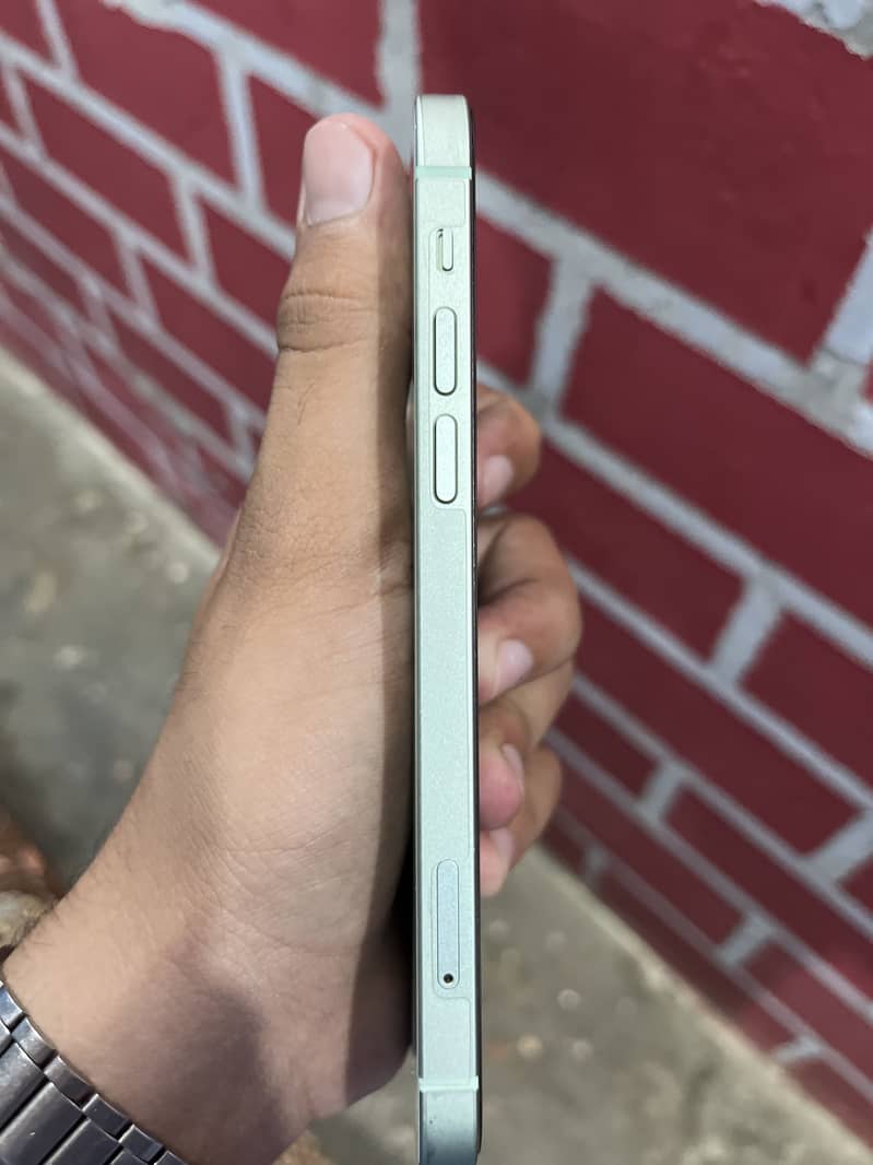 Apple iPhone 12 3