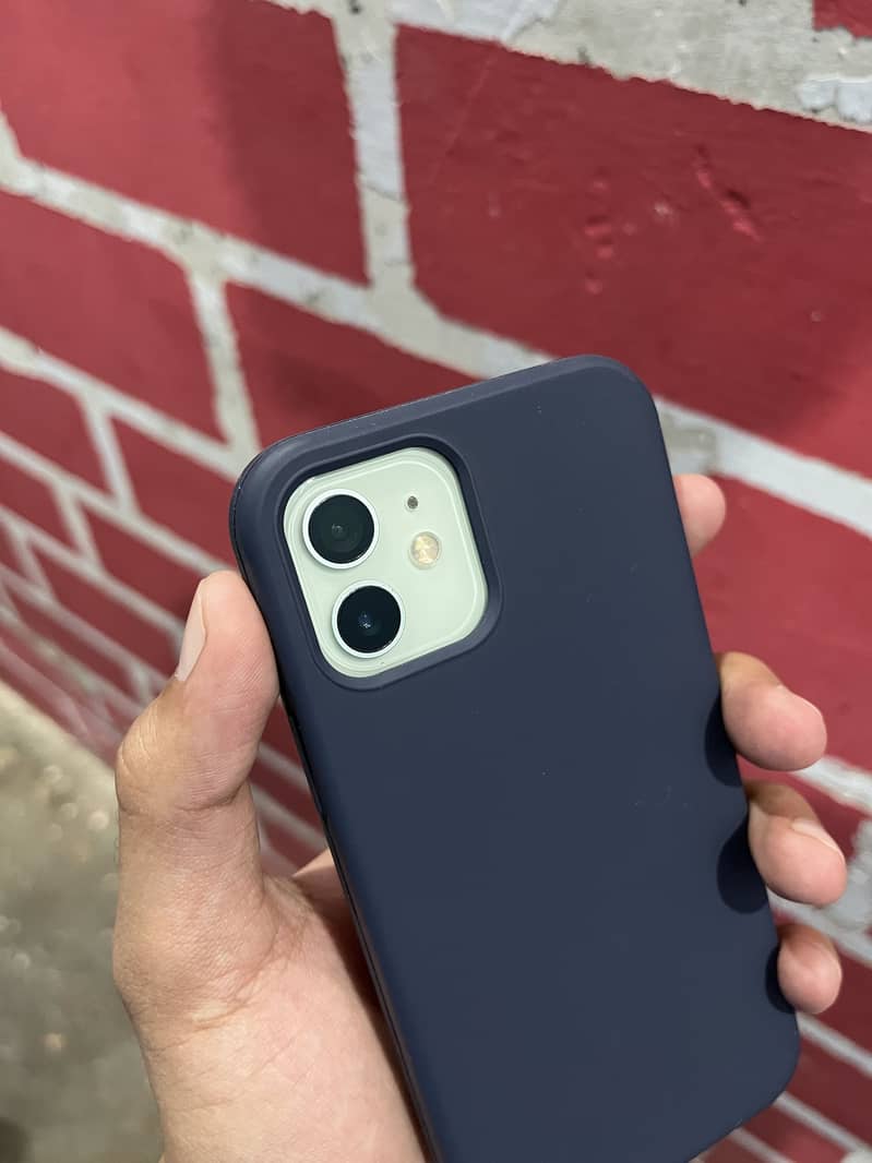 Apple iPhone 12 6