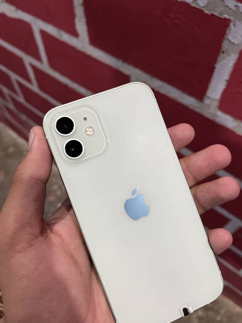Apple iPhone 12 8