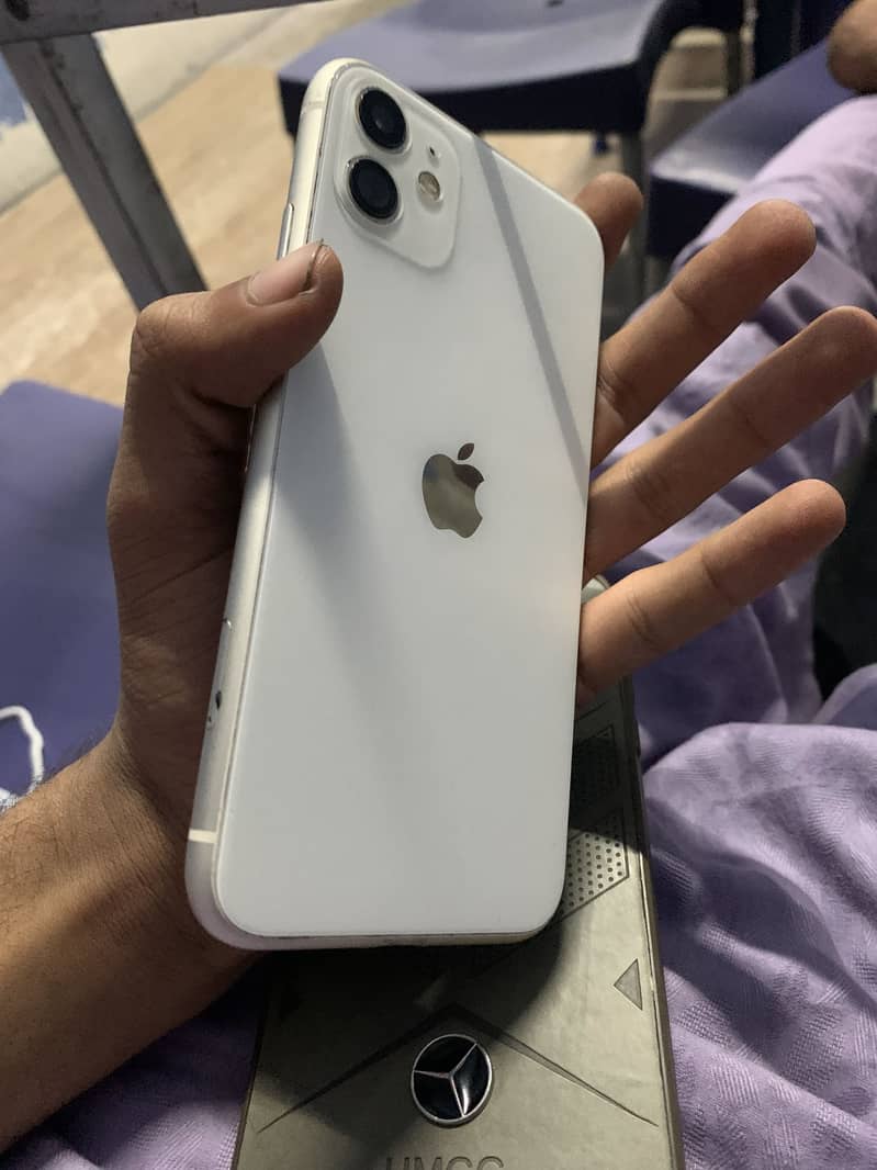 Apple iPhone 11 7