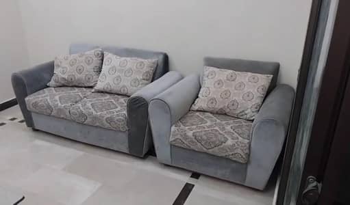 7 Seater Sofa Set For Sale (Good Condition)