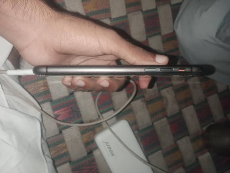 Apple iPhone 11 7