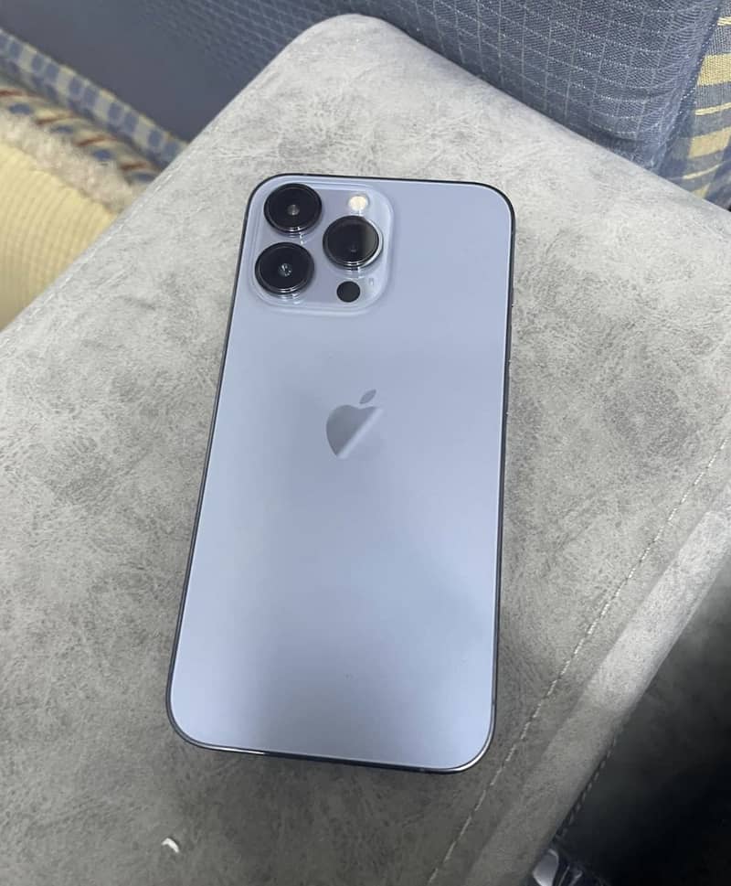 Apple iPhone 13 Pro Max 0