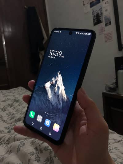 Tecno Camon 18