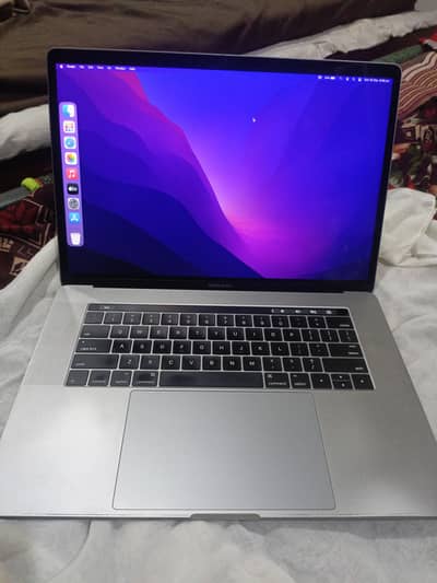 Apple MacBook Pro 2016 – 15 Inch, 16GB RAM, 512GB SSD