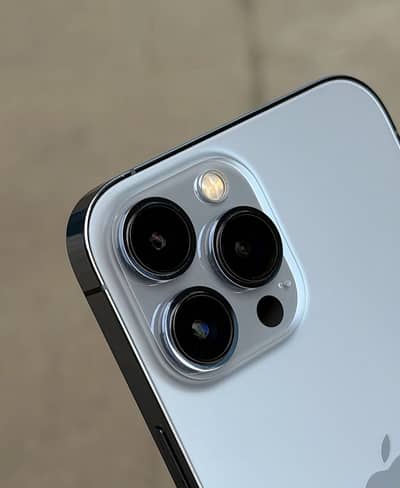 Apple iPhone 13 Pro Max factory unlock