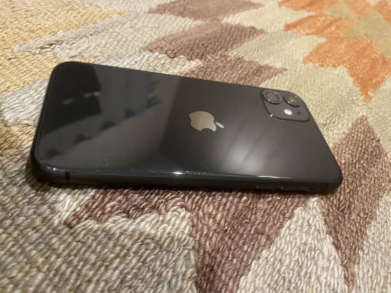 Apple iPhone 11 4