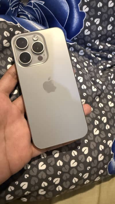 Apple iPhone 15 Pro jv
