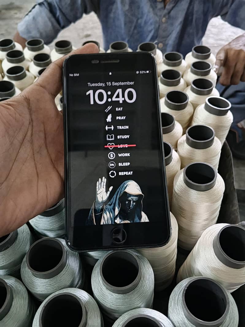 Apple iPhone 8 Plus 5