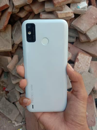 Tecno Spark 6 Go.   10/10.