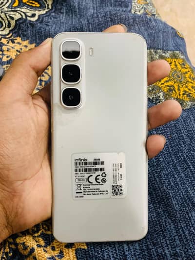 I am selling Infinix hot 60 pro plus new 10/10 waterpack
